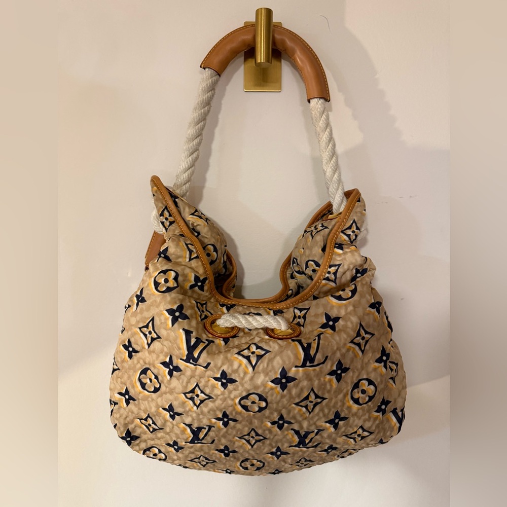 LOUIS VUITTON Limited Edition Sandy Monogram Bag 🔥 - Picture 9 of 10